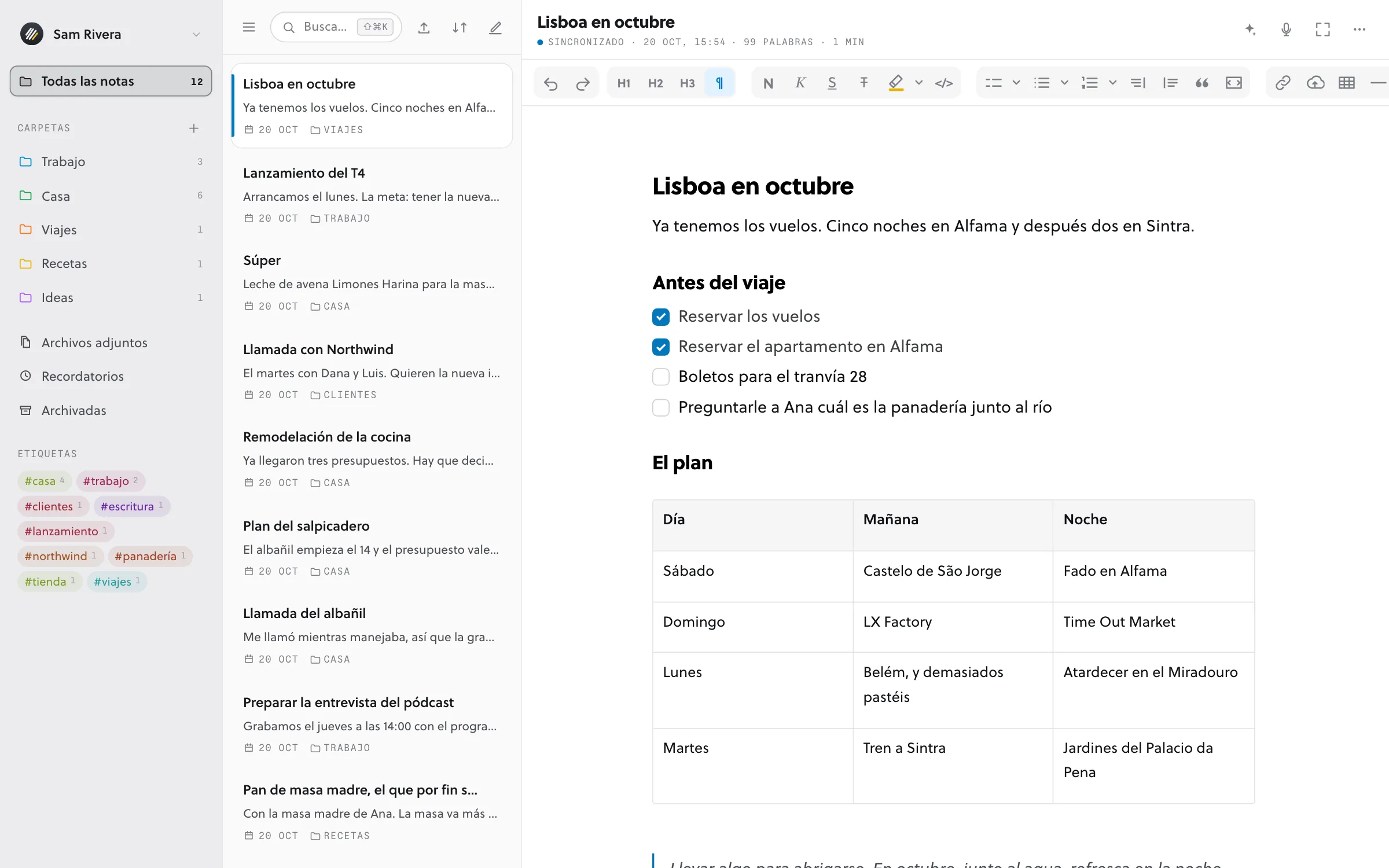 Scratchpad en una pantalla de escritorio: carpetas a la izquierda, una lista de notas y una nota llamada “Lisboa en octubre” con una lista de tareas y un plan día por día en una tabla.